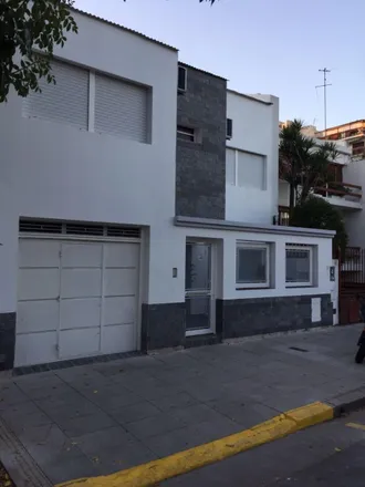 Image 2 - General Lorenzo Vintter 918, Caballito, C1405 ARC Buenos Aires, Argentina - House for sale