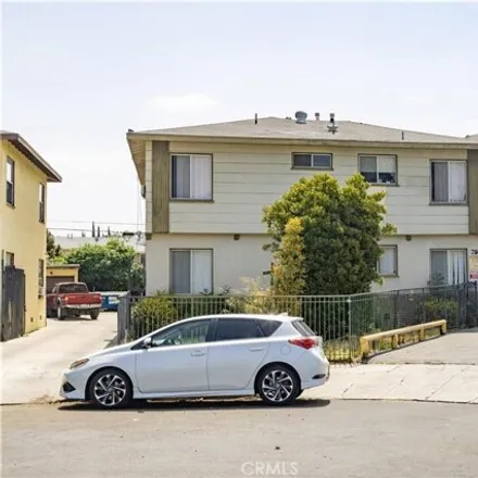 Buy this 16 bed house on 7900 Brimfield Avenue in Los Angeles, CA 91402