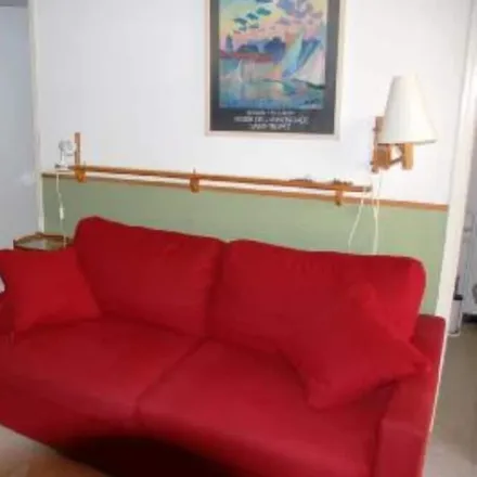 Rent this 1 bed apartment on 83220 Le Pradet