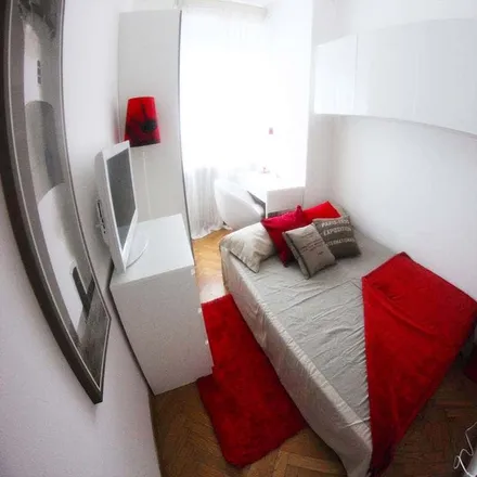 Rent this 4 bed room on Via Felice Casati in 31, 20124 Milan MI