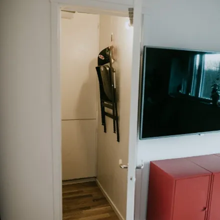 Rent this 1 bed apartment on Flintbacken 6 in 118 53 Stockholm, Sweden