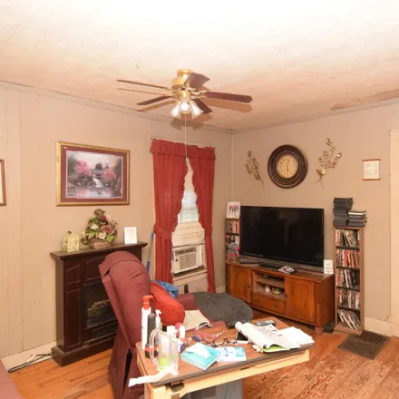 Image 3 - 130 South Pleasant Street, New Lexington, Perry County, OH 43764, USA - House for sale