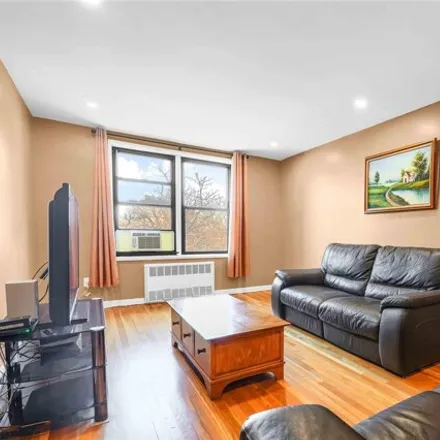 Image 1 - The Kent, 33-24 Junction Boulevard, New York, NY 11372, USA - Apartment for sale