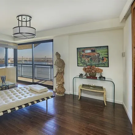 Image 5 - 1725 YORK AVENUE 26C in New York - Apartment for sale