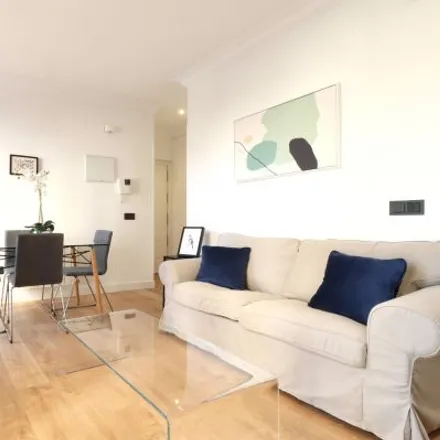 Rent this 1 bed apartment on Madrid in Calle de Saavedra Fajardo, 20