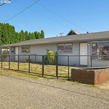 Image 1 - 7602 N Wall Ave, Portland, Oregon, 97203 - House for sale