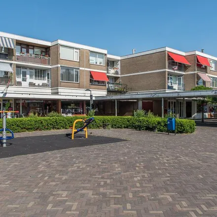 Rent this 4 bed apartment on Zoutelandehoeve 58 in 3137 EN Vlaardingen, Netherlands