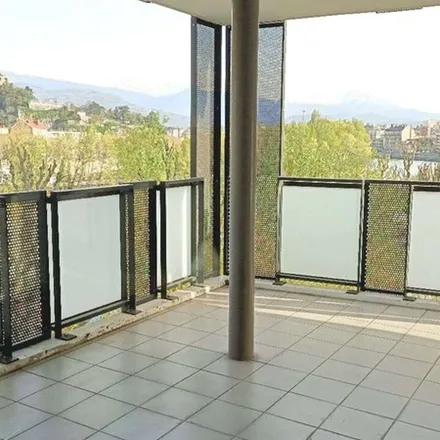 Image 5 - 13 Boulevard Jean Pain, 38000 Grenoble, France - Apartment for rent