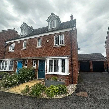 Rent this 4 bed duplex on Dukes View in Telford and Wrekin, TF2 8DW