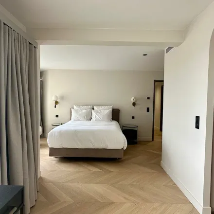 Rent this 4 bed apartment on 133 Quai André Citroën in 75015 Paris, France