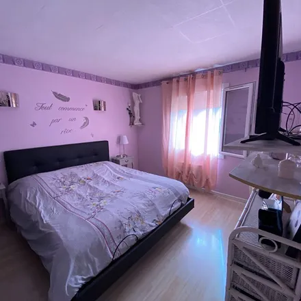 Rent this 6 bed apartment on 1 Rue de la Onzième Division Blindée Britannique in 14350 La Saffrie, France