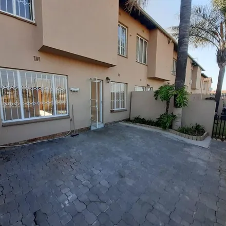 Image 1 - Pelican Road, Verwoerdpark, Alberton, 1449, South Africa - Townhouse for rent