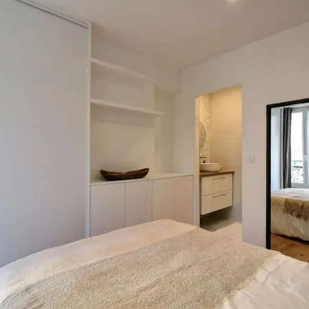 Image 5 - 90 Rue des Moines, 75017 Paris, France - Apartment for rent