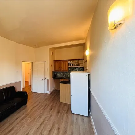Image 3 - 28 Roseburn Street, City of Edinburgh, EH12 5PW, United Kingdom - Apartment for rent