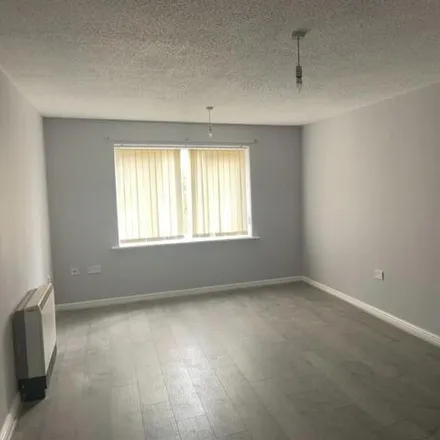 Image 2 - Knightswood Court, Liverpool, L18 9RA, United Kingdom - Room for rent