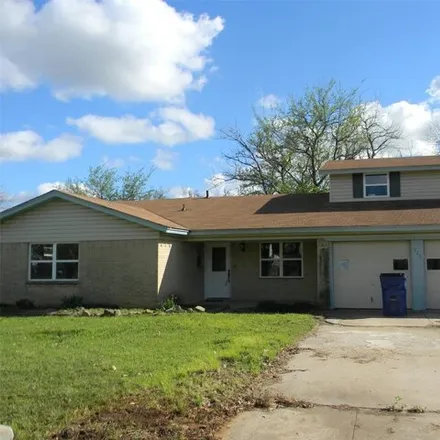 Rent this 5 bed house on 731 Meadowlark Circle in Crowley, TX 76036