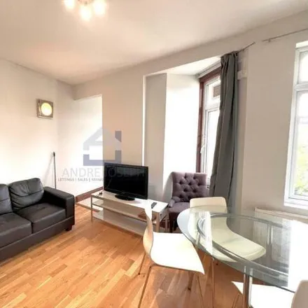 Rent this 3 bed apartment on 112 Tooting Bec Road in London, SW17 8BW