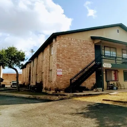 Rent this 2 bed apartment on 690 West Taft Avenue in Harlingen, TX 78550
