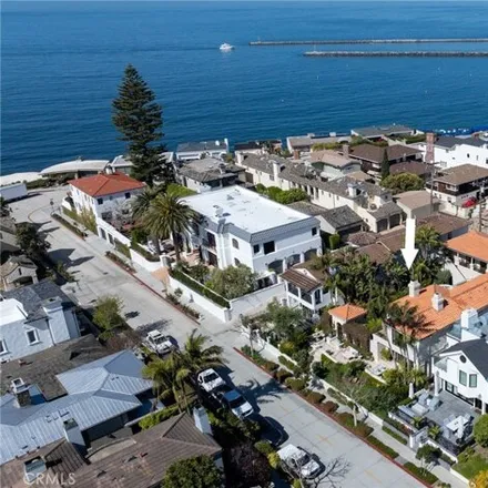 Image 1 - 221, 223 Poppy Avenue, Newport Beach, CA 92625, USA - House for rent