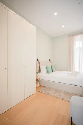 Rent this 1 bed apartment on Rua de 31 de Janeiro 165-167 in 4000-542 Porto, Portugal