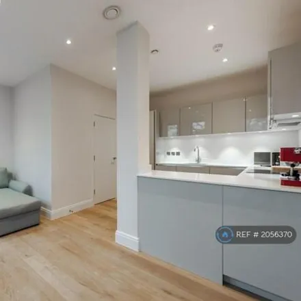 Image 9 - London Road, London, TW7 5FN, United Kingdom - Apartment for rent