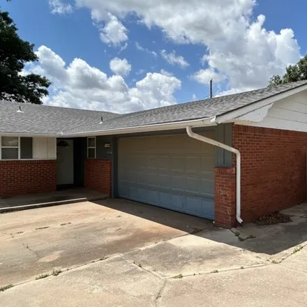 Image 4 - 106 N Adolpha Cir, Enid, Oklahoma, 73703 - House for sale