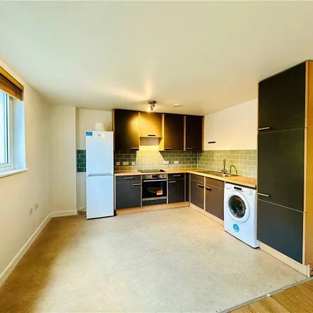 Rent this 2 bed apartment on Constitution Hill in Horsell, GU22 7RX