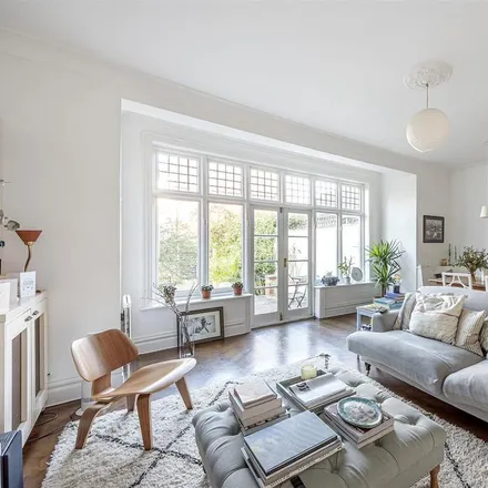 Rent this 2 bed house on 9 Mapesbury Road in Brondesbury Park, London