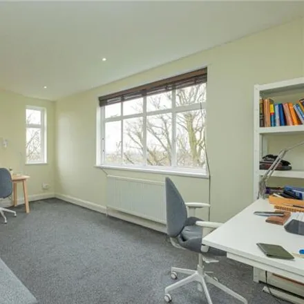 Rent this 1 bed room on 1 Oakfield Road in London, N4 4NL