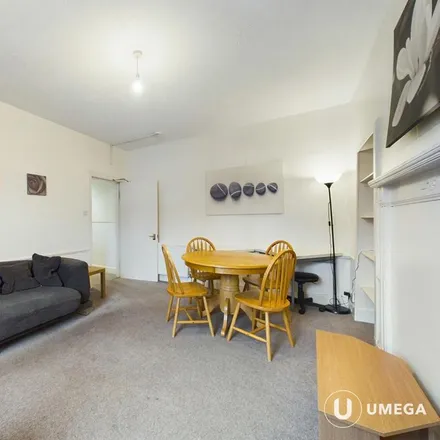 Image 6 - 320 Leith Walk, City of Edinburgh, EH6 5BX, United Kingdom - Apartment for rent