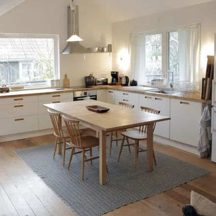 Rent this 3 bed house on 181 32 Lidingö
