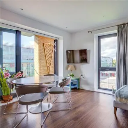 Image 3 - Wagtail Court, Pipit Drive, London, SW15 6RH, United Kingdom - Apartment for sale