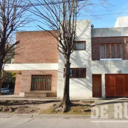 Buy this 4 bed house on Argentino Roca 4523 in Quilmes Oeste, 1886 Quilmes