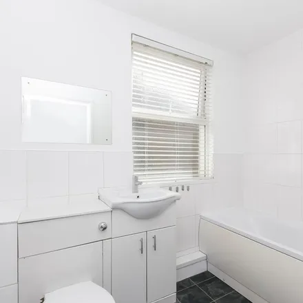 Image 2 - 31 Kitchener Road, London, E17 4LJ, United Kingdom - Apartment for rent