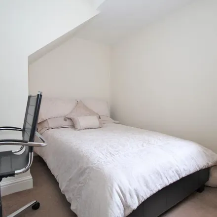 Image 3 - 155 Chevening Road, Brondesbury Park, London, NW6 6DF, United Kingdom - Apartment for rent