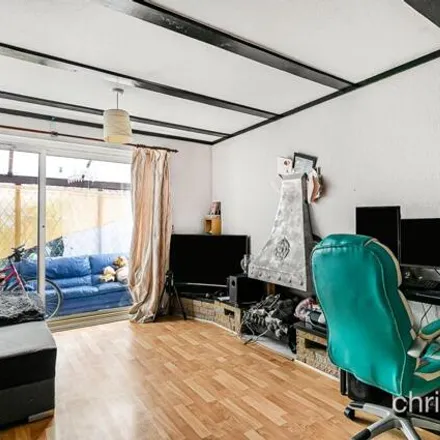 Image 3 - Fishers Close, Waltham Cross, EN8 7NW, United Kingdom - House for sale