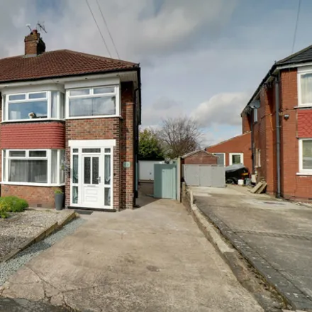 Buy this 3 bed duplex on Newland Drive in Scunthorpe, DN15 7HP