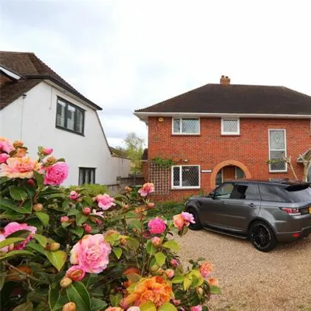 Image 1 - Rideway Close, Camberley, GU15 2NU, United Kingdom - House for rent