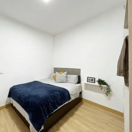 Image 2 - Calle de Tribulete, 4, 28012 Madrid, Spain - Room for rent