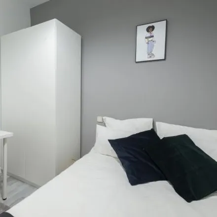 Rent this 6 bed room on Madrid in Apotheke, Calle del Conde de Romanones