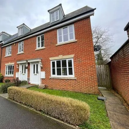 Rent this 3 bed townhouse on 1 Veitch Close in Exeter, EX2 4AF