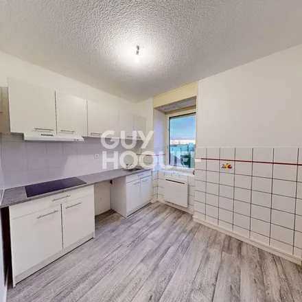 Rent this 3 bed apartment on 55 Rue de Richwiller in 68200 Mulhouse, France