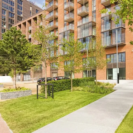 Image 3 - Capital Building, Embassy Gardens, 8 New Union Square, Nine Elms, London, SW11 7AX, United Kingdom - Apartment for rent