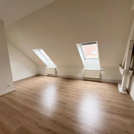 Rent this 5 bed apartment on 1 Rue Babeuf in 80000 Amiens, France