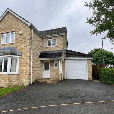 Rent this 4 bed house on unnamed road in Lindley, HD3 3PH