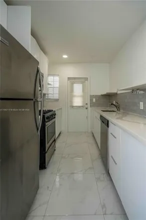 Image 8 - 330 84th Street, Miami Beach, FL 33141, USA - Apartment for rent
