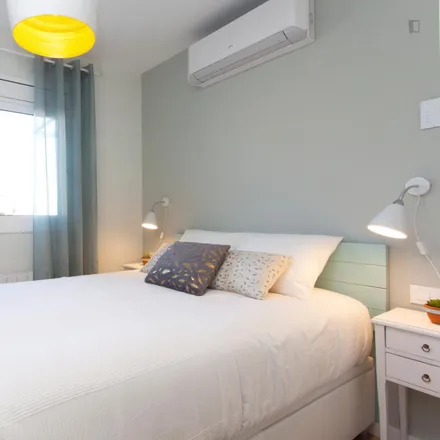 Rent this 2 bed apartment on Suma in Carrer de Viladomat, 08001 Barcelona