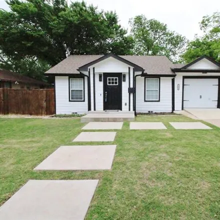 Rent this 3 bed house on 1120 South Marlborough Avenue in Dallas, TX 75208