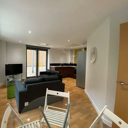 Image 2 - West One Panorama, Fitzwilliam Street, Devonshire, Sheffield, S1 4JY, United Kingdom - Apartment for rent
