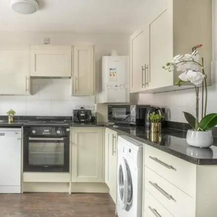 Rent this 5 bed apartment on 6 Mirberry Mews in Nottingham, NG7 2FR